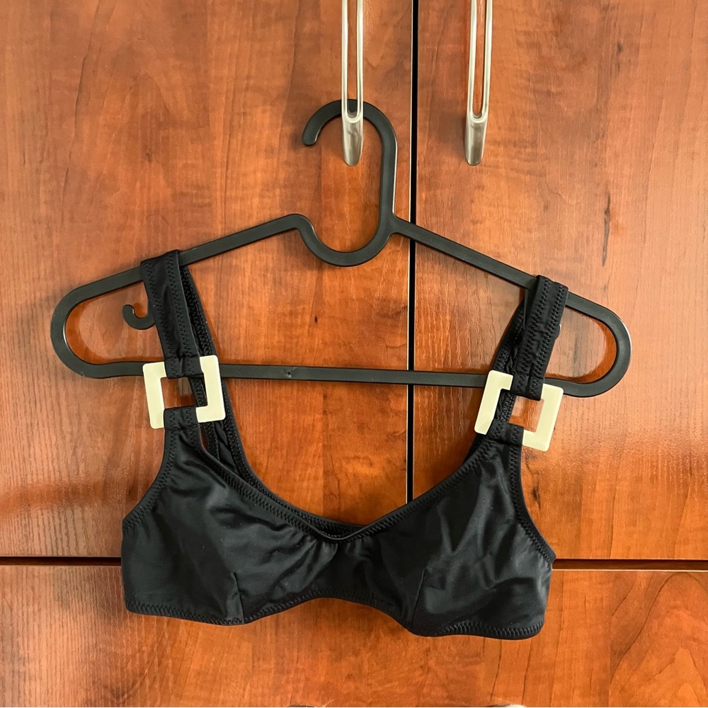 New Solid and Striped Bikini Top (size Small)